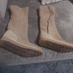 Brown  Knit Ugg Australia Size 7