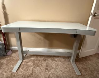 Standing/sitting desk