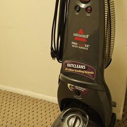 Bissell ProHeat 2X CleanShot Upright Carpet Cleaner
