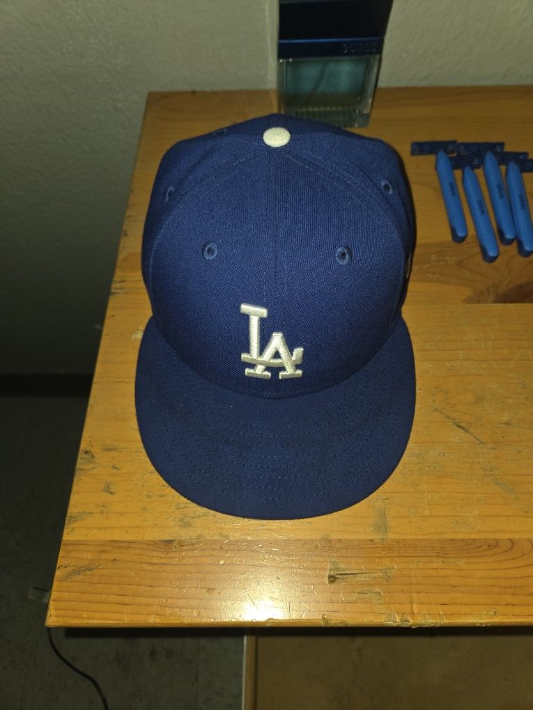 La Fitted Cap 71/4 New