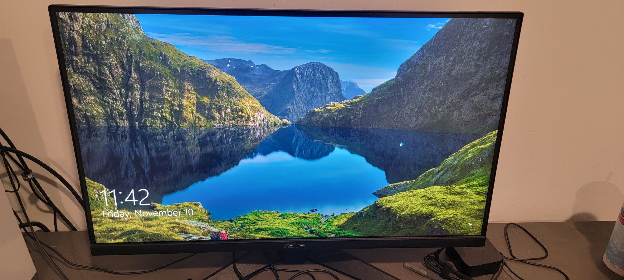 Desktop Computer With Monitor