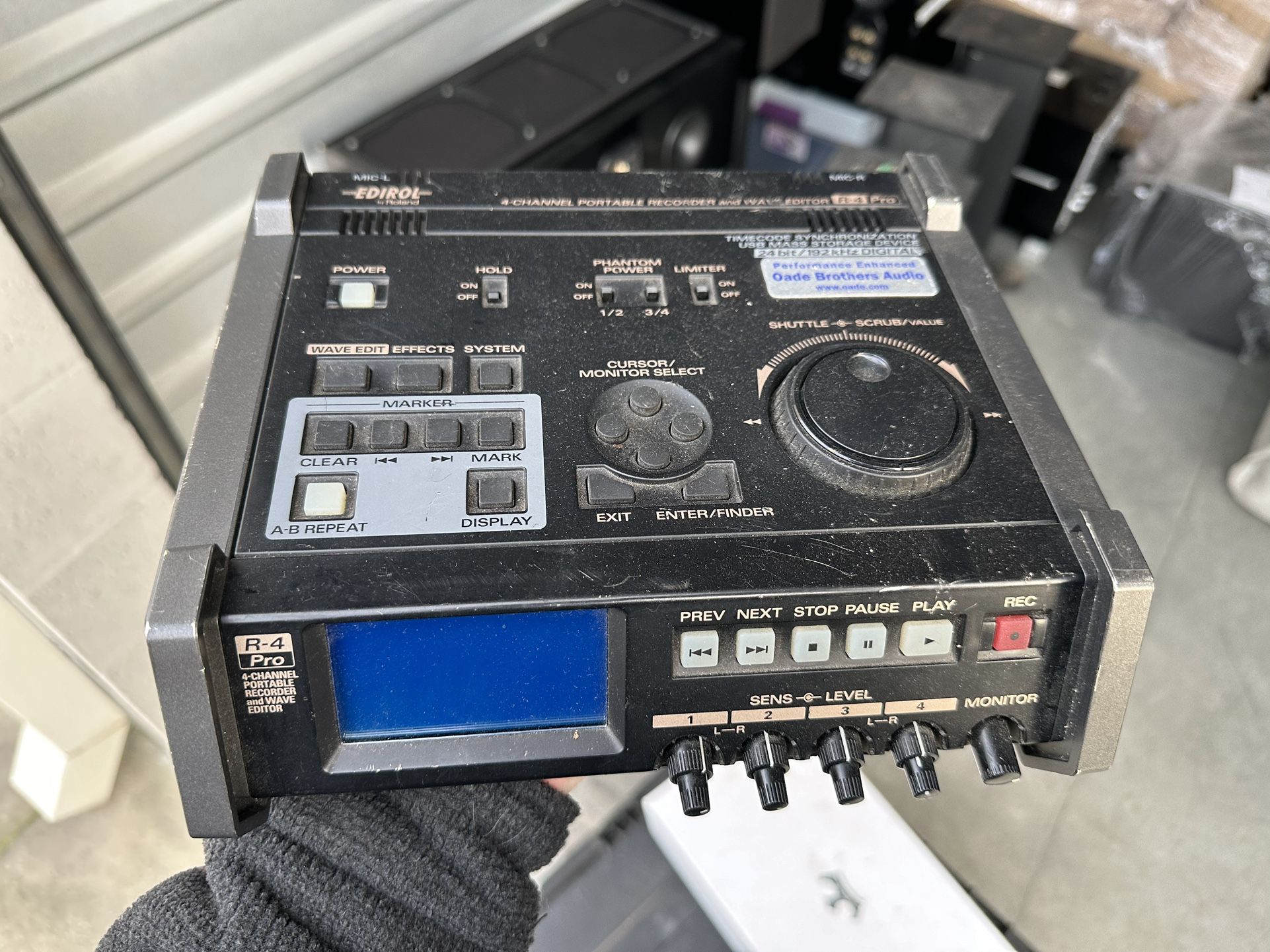 EDIROL ROLAND R-4 Pro 4-CHANNEL FIELD PORTABLE AUDIO RECORDER & WAVE EDITOR