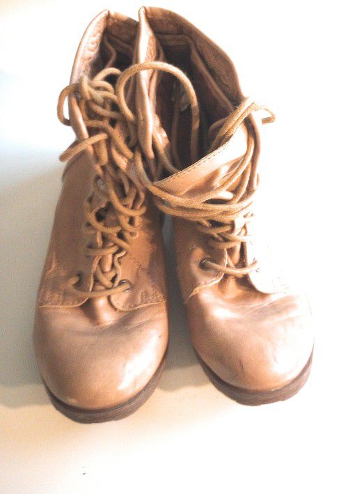 Rock & Candy Women's Beige Ankle Boots Size 6