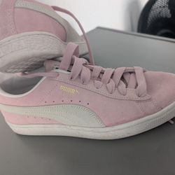 Semi Used Puma Size 5 In Men