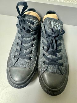 Old Converse Sz 7 - $15