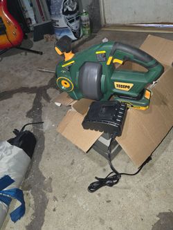Teccpo cordless 20v. Battery and charger
