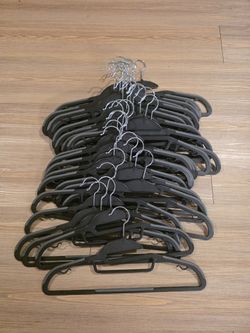 Black Clothes Hangers Set