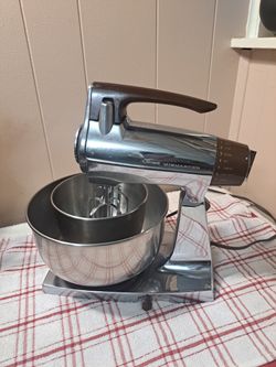 Vintage Sunbeam 12 Speed Freestanding Mixer Two Bowls Two Beaters

