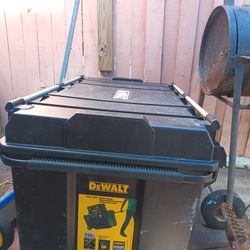 DeWalt tough chest mobile storage 38 7/8 "×23 1/8"×24 1/4"