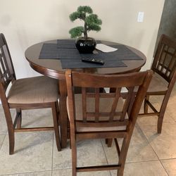 Dining Table - Adjustable 