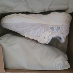 Yeezy 700