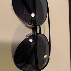 Quay Australia Sunglasses In Case 