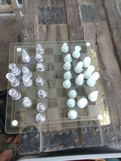 Porcelain/Glass chess set