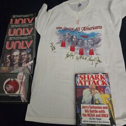 UNLV Running Rebels 1990 '91 Championship Autographs T-shirt Rare Comic Plus Tark book