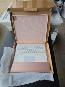 iPad Pro 12.9 Keyboard Case with Trackpad Pink