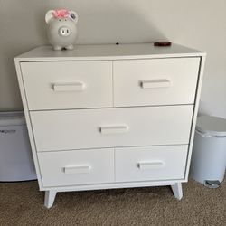 Dresser And Matching Crib/toddler Bed 