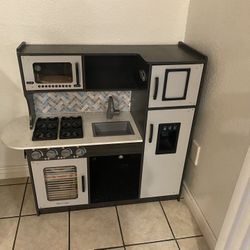 Melissa  And  Doug  Mine Kitchen 