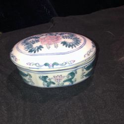 Porcelain Chinese Trinket Box