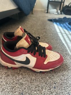 Boys cleats