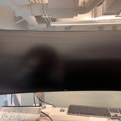 LG 34” Curved UltraWide Monitor QHD IPS HDR