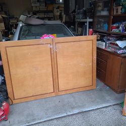 SOLID WOOD DINNING TABLE