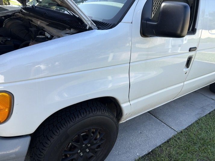2004 Ford E-150