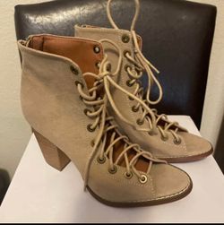 New Yoki women shoes, size 6
