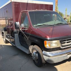 1999 Ford E-350