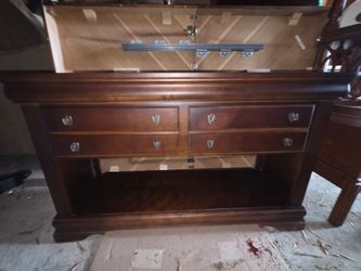 Vintage bassett console table with 2 drawers