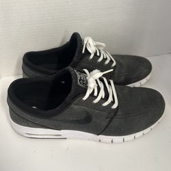 Nike Janowskis Size 11.5