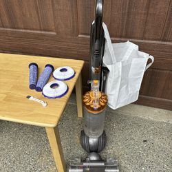 Dyson DC40 Vacuum WORKING
