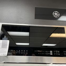 LG ThinQ 30” Over The Range Microwave / Vent