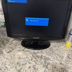 Small Tv 19in 