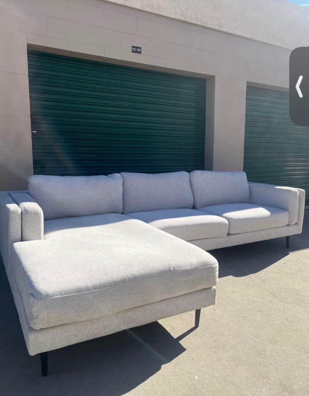 Living Spaces Sectional Couch 🛻Delivery Available🛻