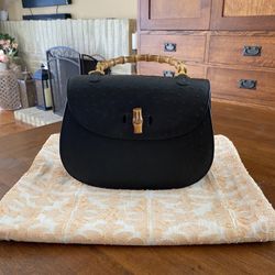 Black Purse With Bamboo Handle 