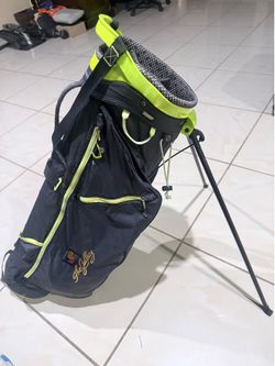 Sun Mountain lite weight golf bag only 2.7 pounds