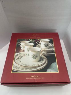 Lenox Holiday 12-Piece Plate & Mug Dinnerware Set