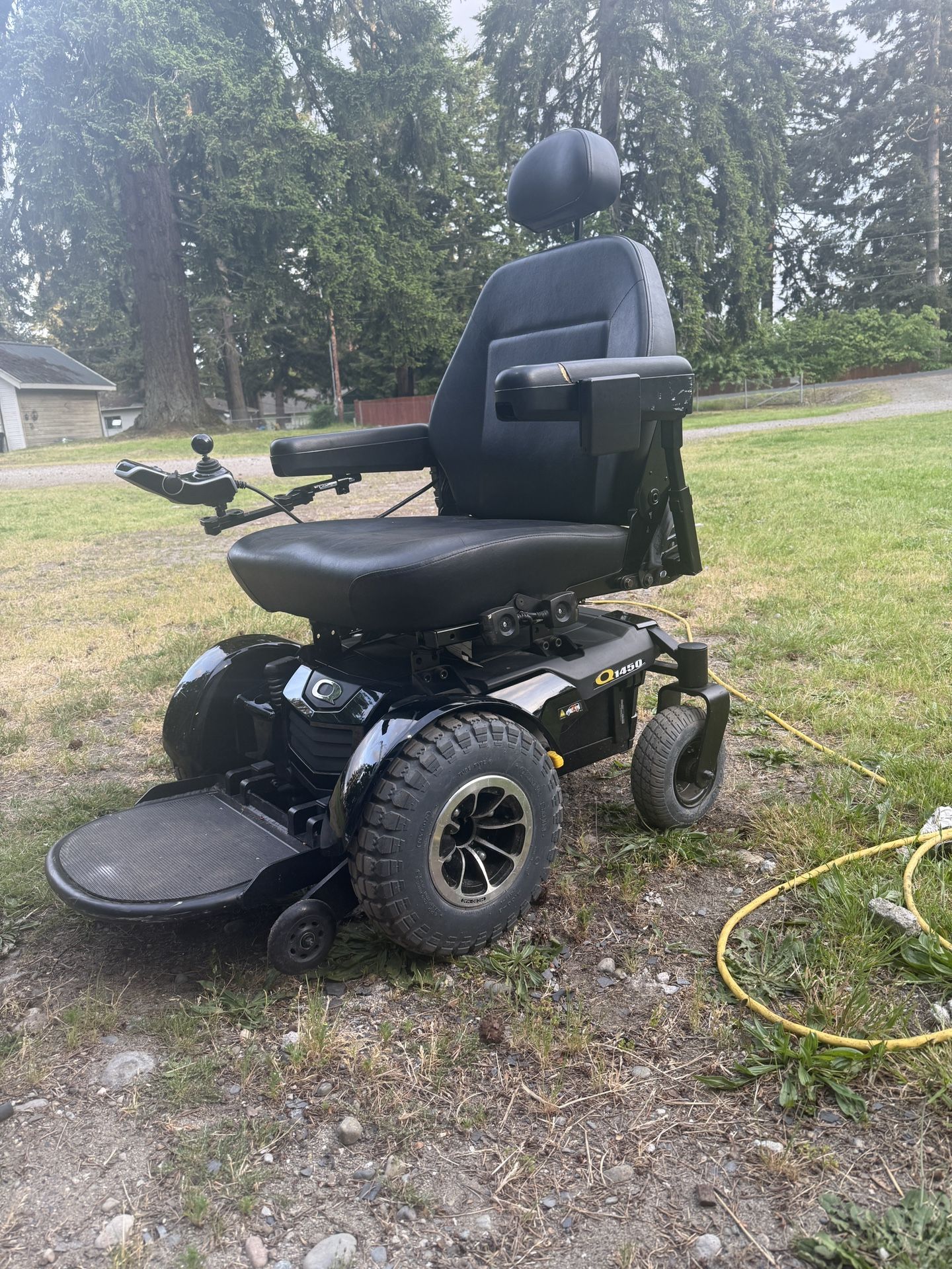 Quantum Q 1400 power chair