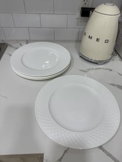 Mikasa New Plate Set Of 4