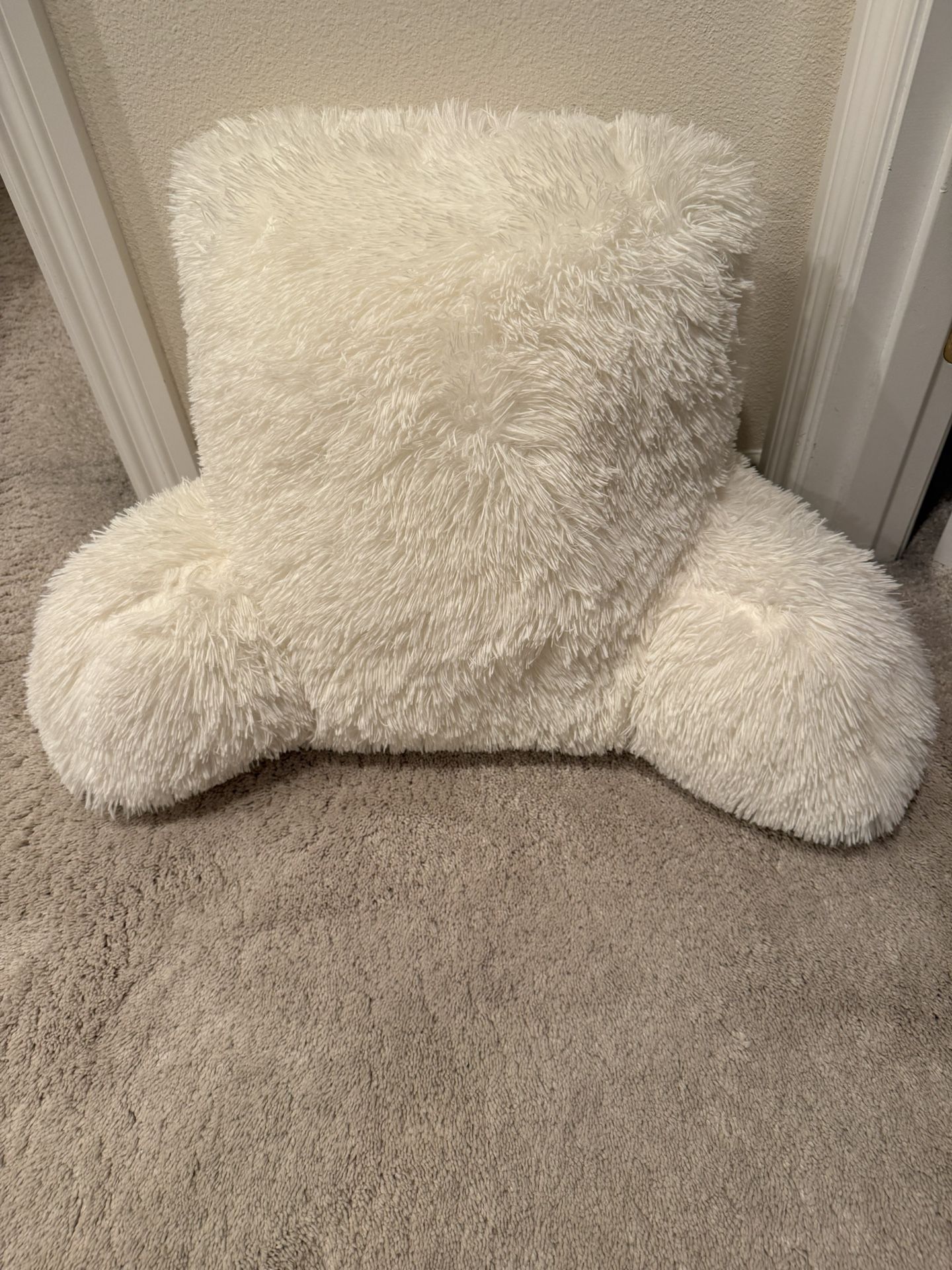 Beautiful Bed Rest Pillow -Faux Fur