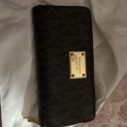 MK wallet 