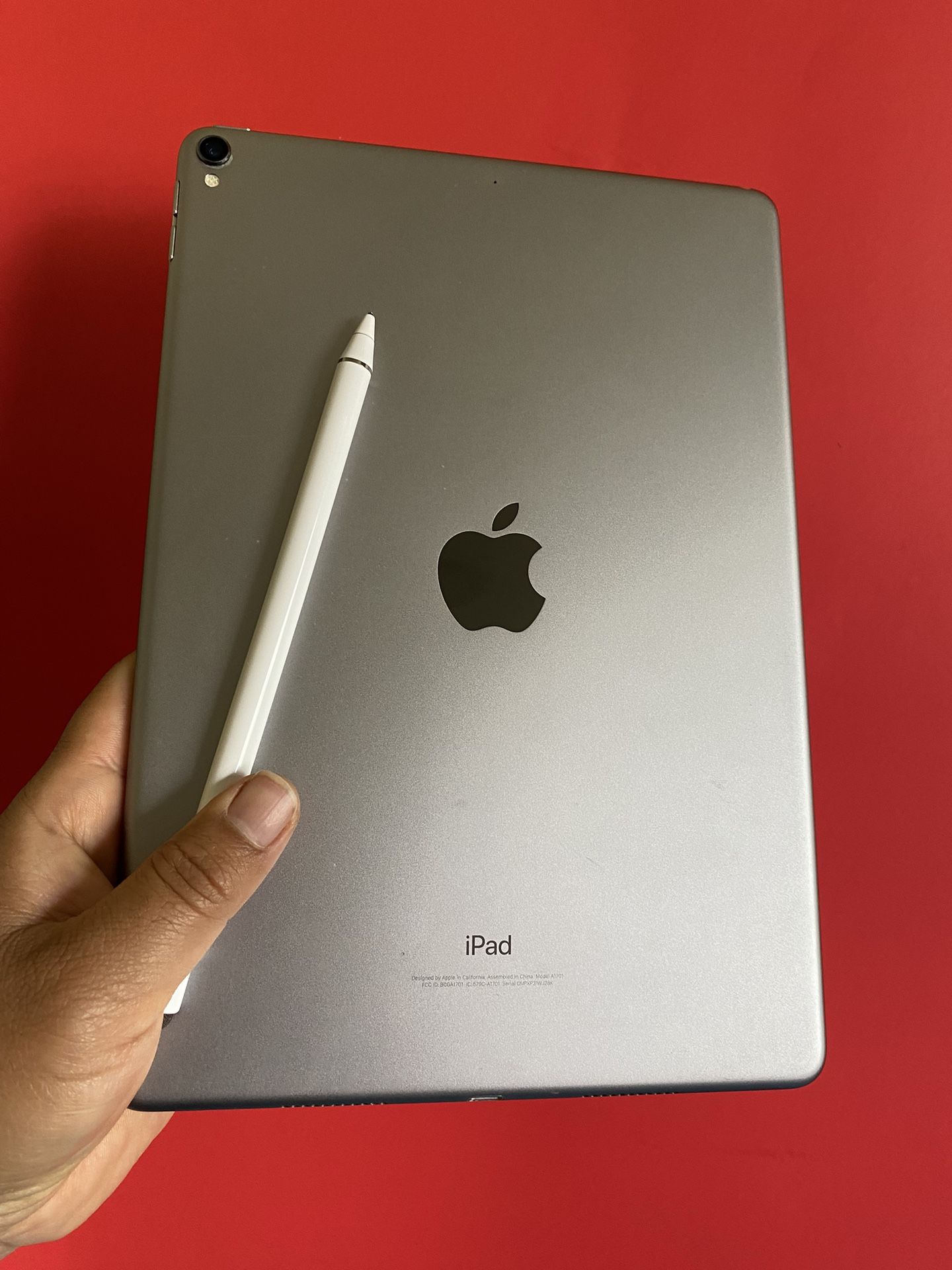 Apple IPad Pro 10.5” (Retina Display/ iOS 16/ 2017 model) 64GB