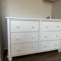 White Wood 6 Drawer Dresser