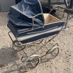 Vintage Stroller . 