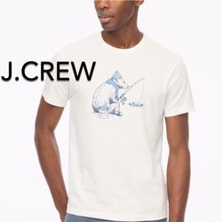 ❄️(NEW) (1 AVAILABLE) MEN’S J.CREW FACTORY ICE-FISHING POLAR BEAR GRAPHIC TEE - SIZE: LARGE (MSRP: $45)❄️