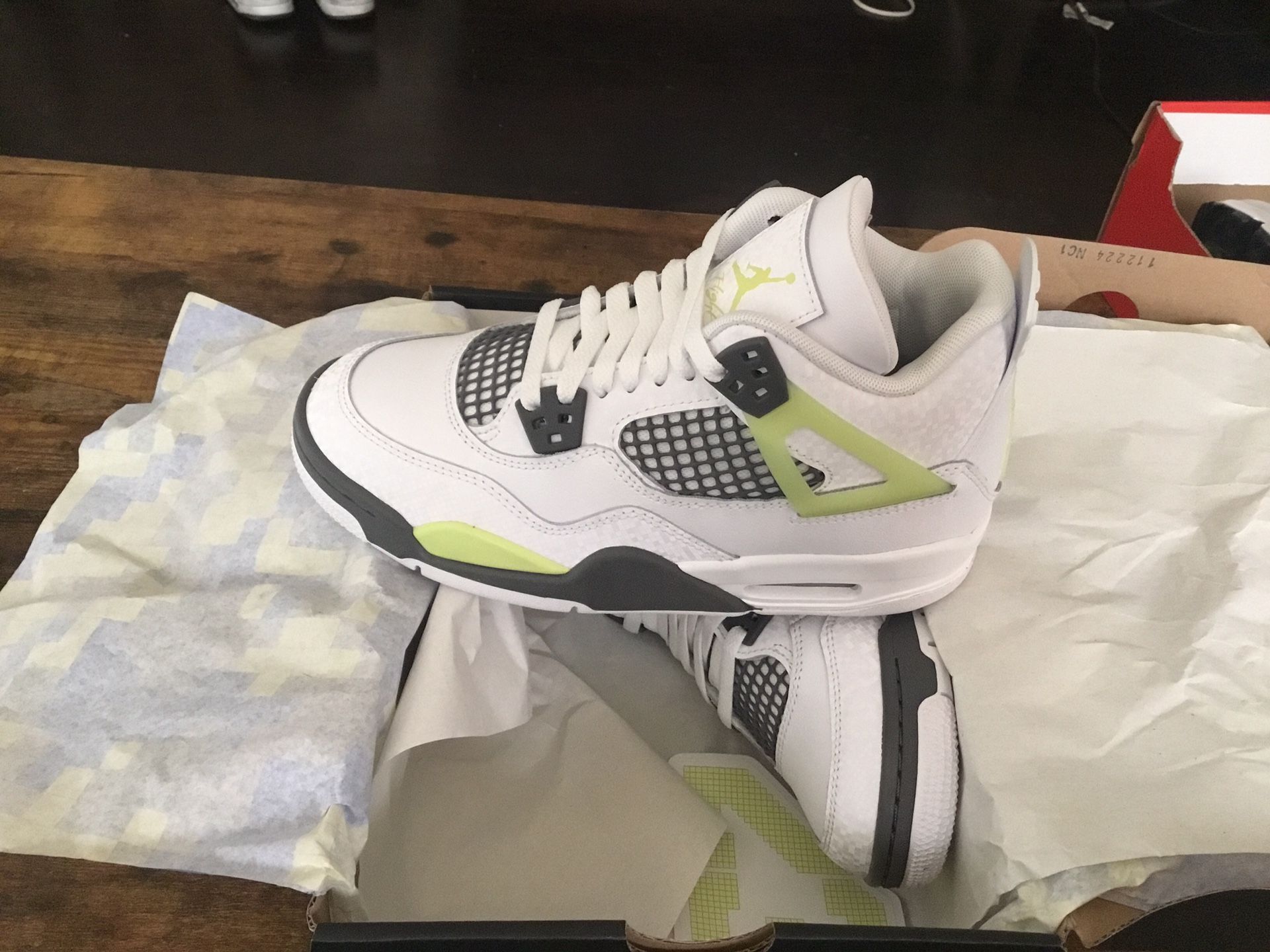 New Kid’s Air Jordan 4 Retro size 5.5Y/7W (size 4.5Y available also)