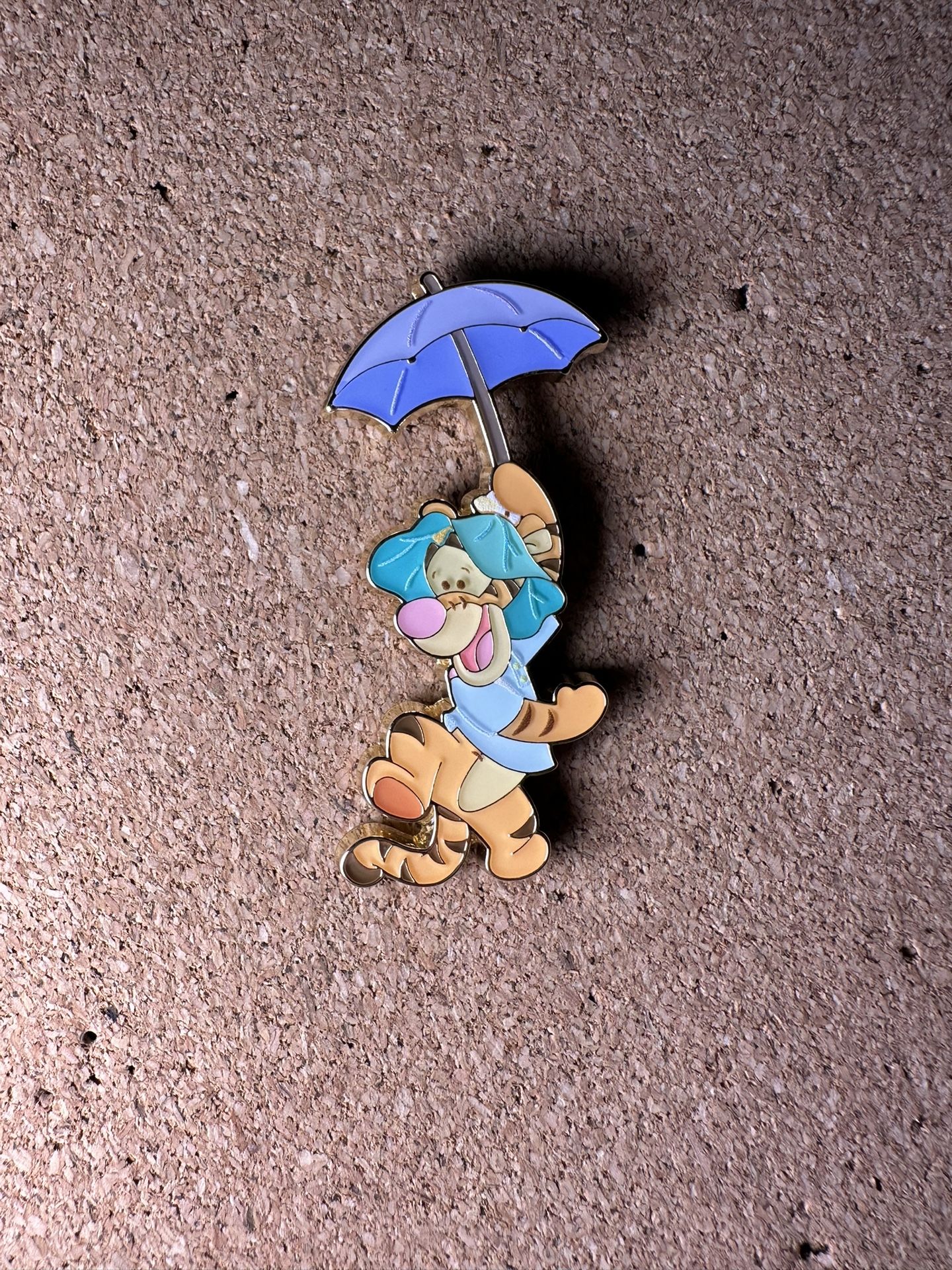 Tigger With Umbrella Pin  - Happy Sunny Day Winnie The Pooh Mystery Pin Series 