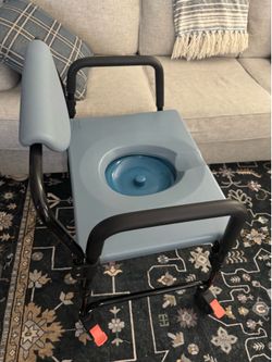 Portable bedside commode, toilet, shower chair, transferred chair. 400 pound weight limit. brand new. Assembled
