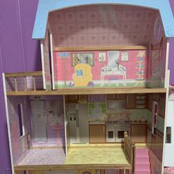 Large Doll House
