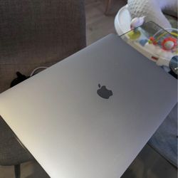MacBook Pro 16” (2019)